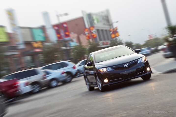 2012_toyota_camry_video.jpg