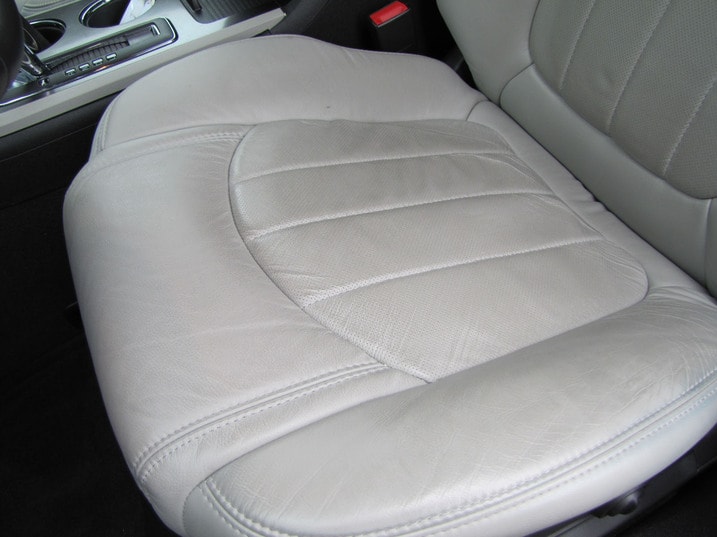 2010 Chevrolet Traverse Edmunds Road Test - Leather Seat Covers For 2010 Chevy Traverse