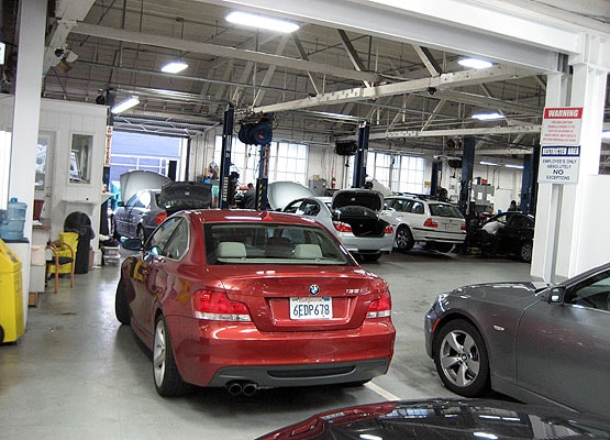 Castrol Keychain Gift Car Auto Automobile Garage Mechanic Gas Station 