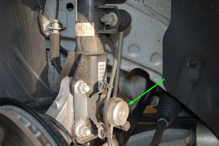 2011_Regal_1600_Buick_sus_fr_det_CDC_valve.jpg