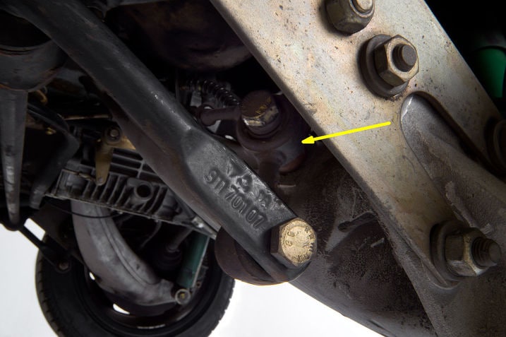 1985_Porsche_911_sus_rr_det_stab_a.jpg