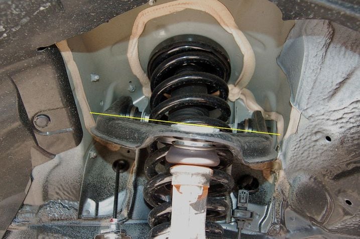 2010_crosstour_1600_sus_fr_det_uarm.jpg