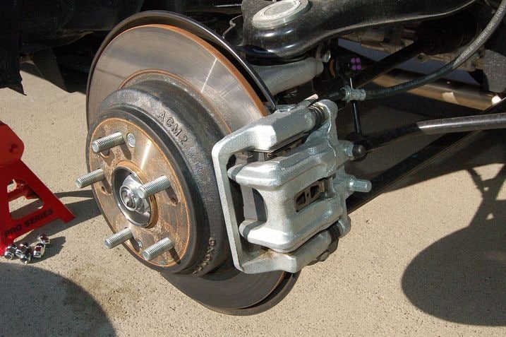 2010_crosstour_1600_sus_rr_det_brake.jpg