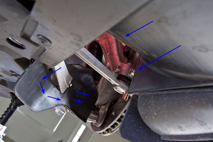 2012_Porsche_Cayman_R_sus_fr_det_brk_duct_a.jpg