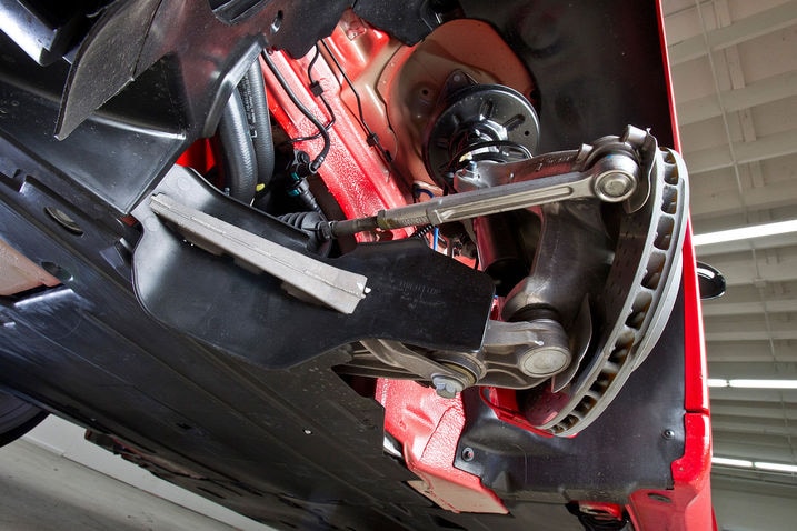 2012_Porsche_Cayman_R_sus_fr_oa_low_fr.jpg